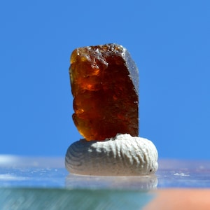 Bastnäsite 6.95 carats - Zagi Mountain, Hameed Abad Kafoor Dheri, Peshawar District, Khyber Pakhtunkhwa Province, Pakistan