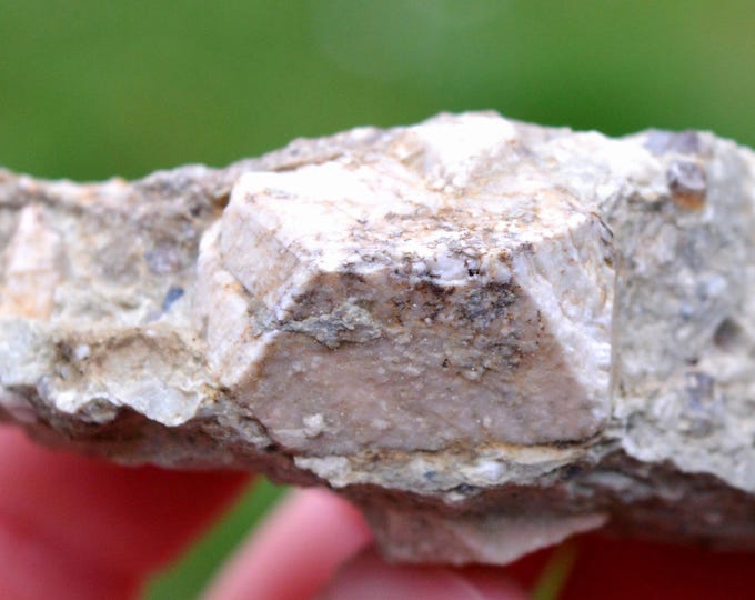 Orthoclase 112 grams - Four-la-Brouque ravine, Saint-Babel, Issoire, Puy-de-Dôme, Auvergne-Rhône-Alpes, France
