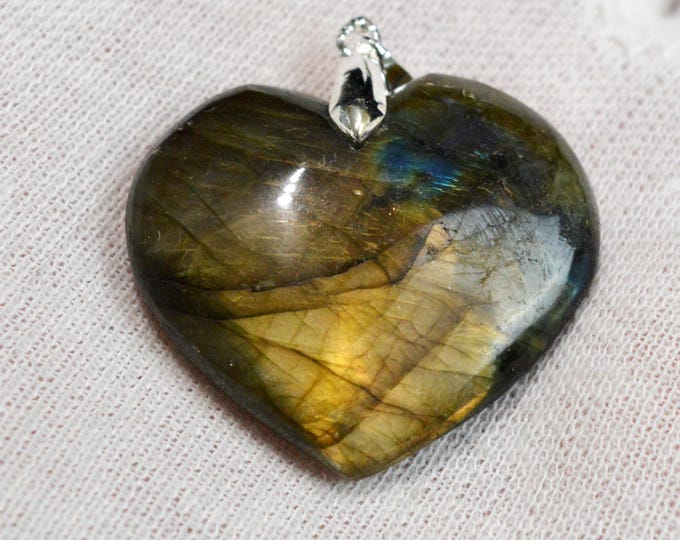 Labradorite 92 carats - pendentif cabochon pierre naturelle - Madagascar / FV79