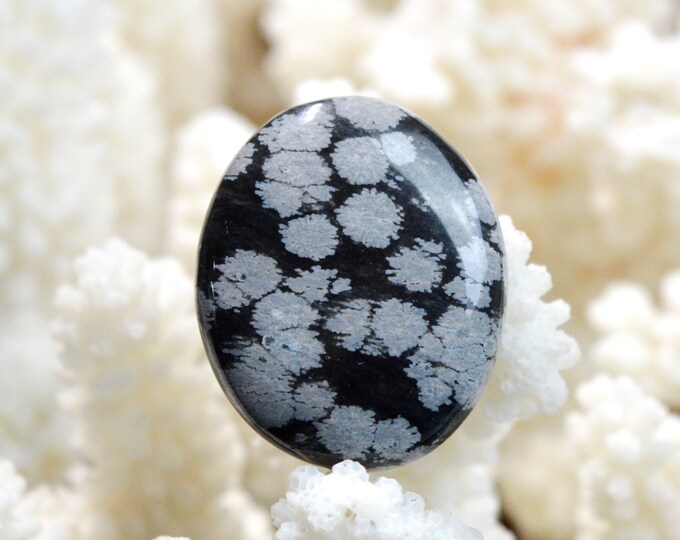 33 carat Snowflake Obsidian - natural stone cabochon - USA / EM3