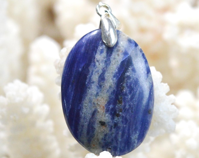 27-carat Sodalite - natural stone cabochon pendant - Namibia / FX25