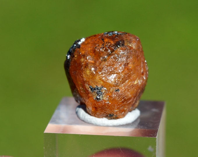 Garnet var. 33 carat spessartine - Nani Hill, Loliondo, Ngorongoro district, Arusha Region, Tanzania