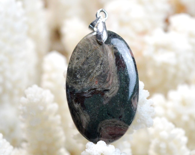 40 carat fuchsite ruby - natural stone cabochon pendant - India / EC19
