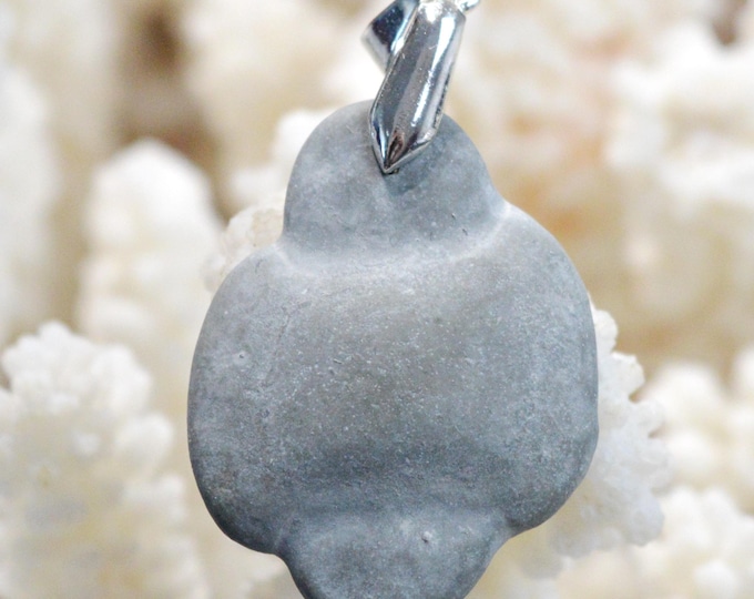 28 Carat Fairy Stone - Natural Stone Pendant - Canada / FT43