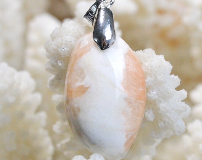 Orange Scolecite - 20 carats - natural stone cabochon pendant - India / CT36