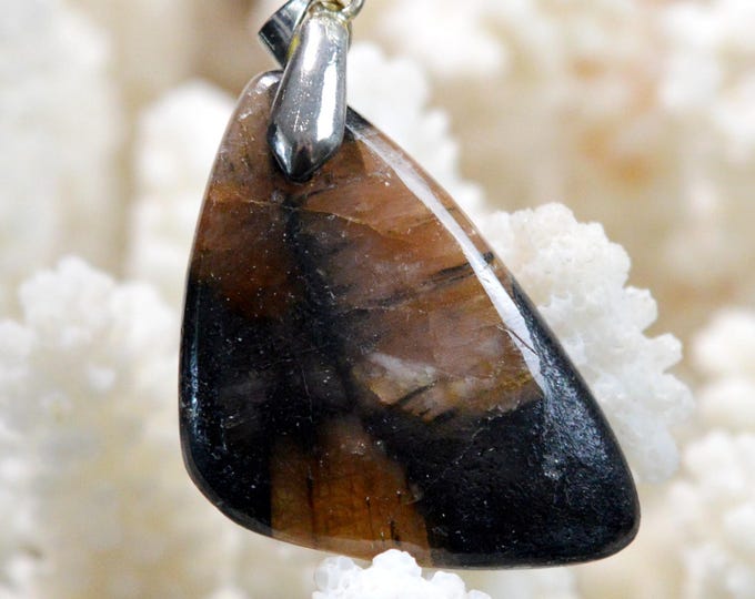 Chiastolite 35 carats - natural stone cabochon pendant - USA / GB80