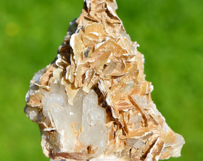 Quartz & Muscovite 159 grams - Araçuaí, Minas Gerais, Brazil