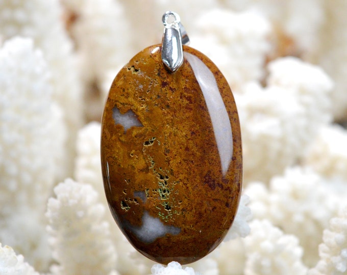 79 carat red moss agate - natural stone cabochon pendant - Indonesia / FE83