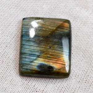Labradorite 37 carats - cabochon pierre naturelle - Madagascar / FJ54