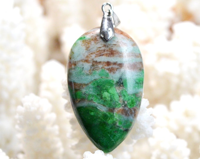 Jade Omphacite & Gedrite Garnet 68 carats - natural stone cabochon pendant - Italy / FF17 - RARE