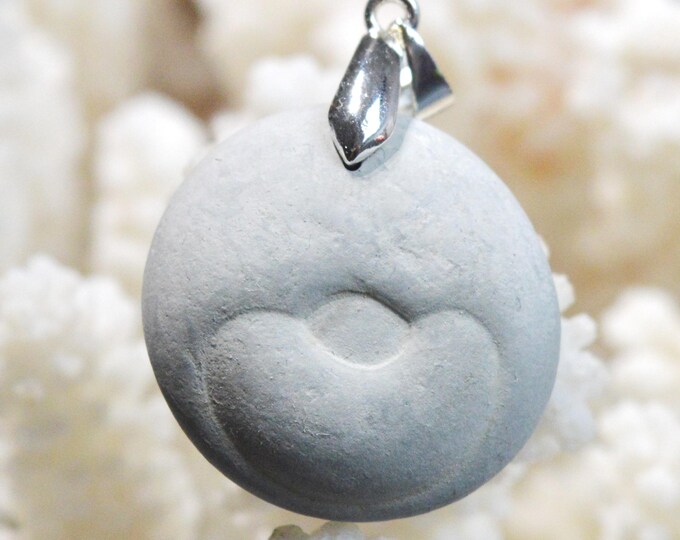 Fairy Stone 64 carats - natural stone pendant - Canada / FY18