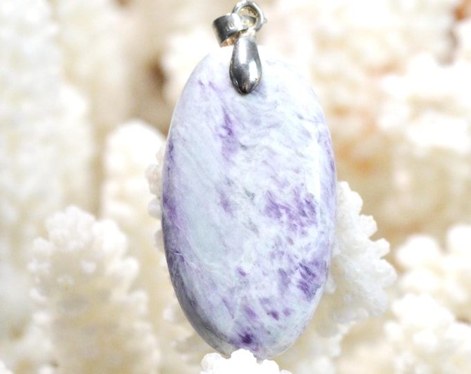Kämmererite 37 carats - natural stone cabochon pendant - India / GA25