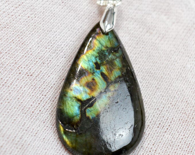 49-carat Labradorite - natural stone cabochon pendant - Madagascar / GC57