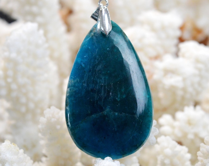 Apatite 87 carats - pendentif cabochon pierre naturelle - Madagascar / EU11