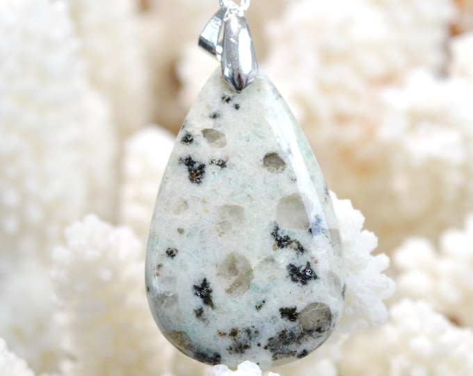 40 Carat Kiwi Jasper - Natural Gemstone Cabochon Pendant - New Zealand // DO10