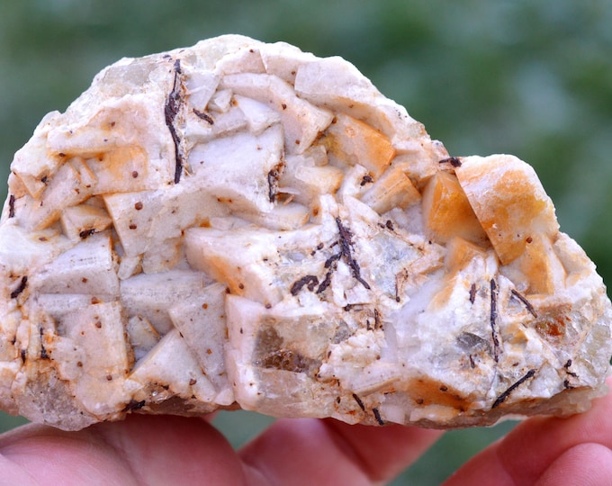 Fluorite 587 grams - Chaillac, Indre, Centre-Val de Loire, France
