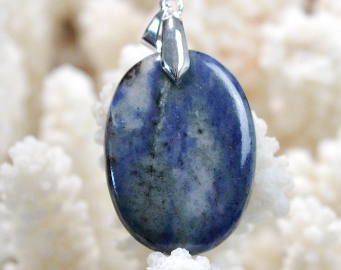 Sodalite 31 carats - natural stone cabochon pendant - Namibia / FT62