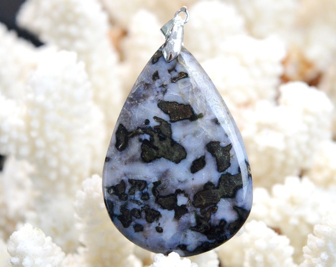 Gabbro 70 carats - natural stone cabochon pendant - Madagascar // DL46