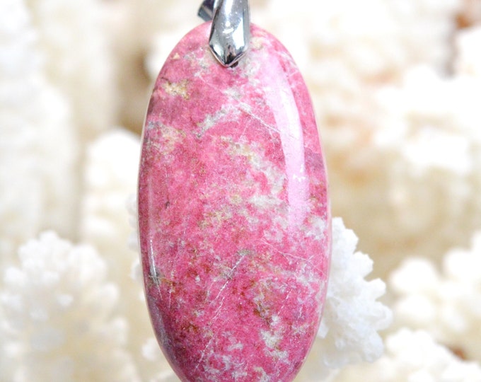 Thulite 58 carats - natural stone cabochon pendant - Norway // BQ19