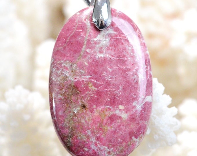 Thulite 56 carats - natural stone cabochon pendant - Norway // BQ15