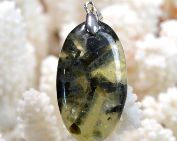 Prehnite epidote 65 carats - natural stone cabochon pendant - Mali / GA53