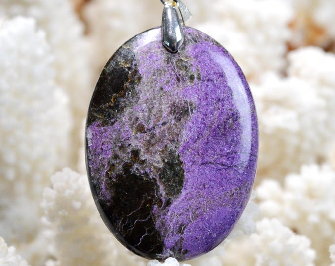Stichtite & Serpentine 75 carats - natural stone cabochon pendant - Tasmania, Australia / FZ40