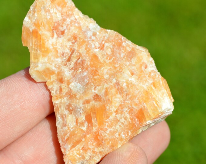 Orange calcite 68 grams - Brazil