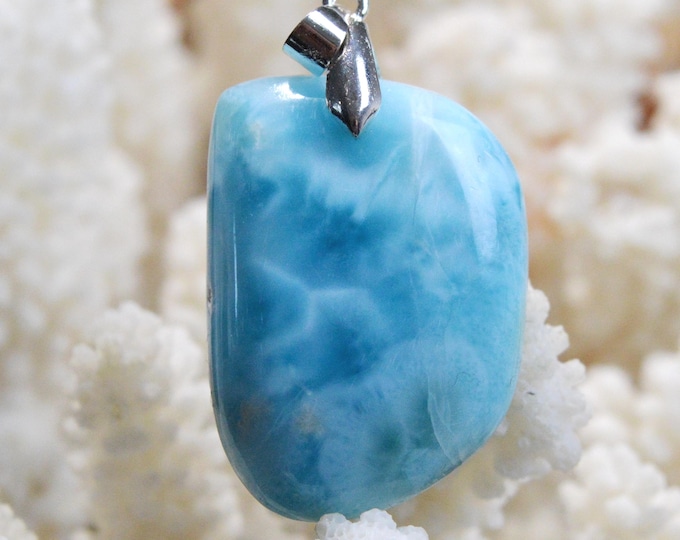 Larimar 81 carats - natural stone cabochon pendant - Dominican Republic / LARI036