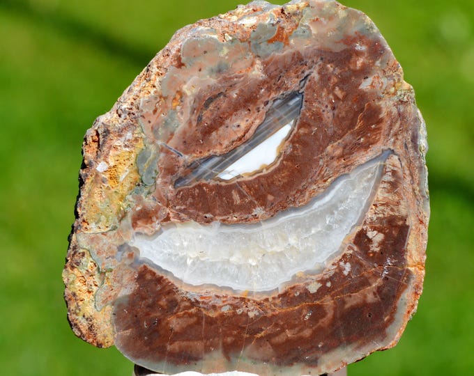 Chalcedony var. agate & Quartz "Lithophyse" 118 grams - Esterel Massif, Var, France