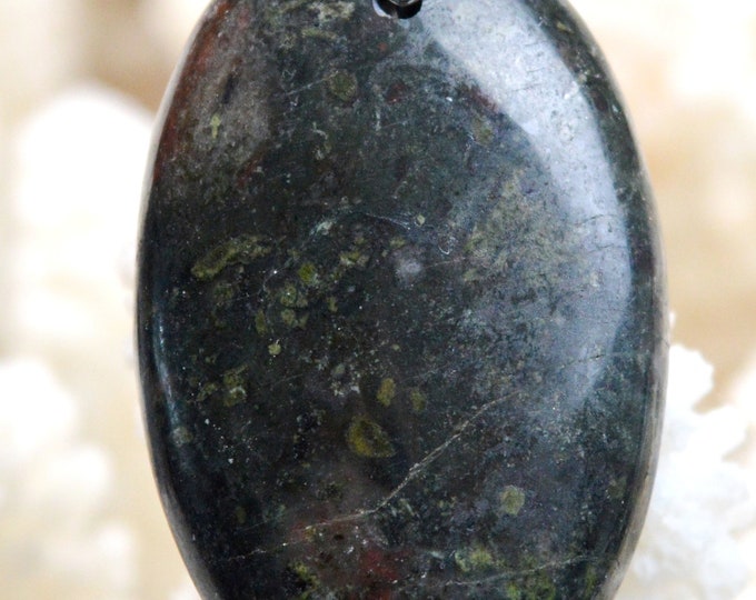 44 carat ruby / schist - natural stone cabochon pendant - India / AY73
