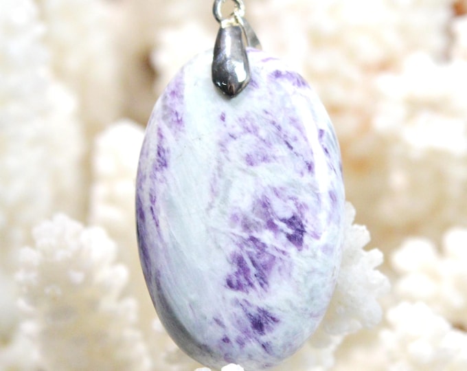 Kämmererite 51 carats - natural stone cabochon pendant - India / GA16