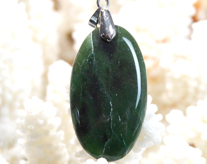 48-carat jade - natural stone cabochon pendant - Canada / FZ58