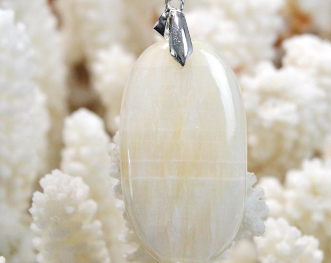 Aragonite 69 carats - natural stone cabochon pendant - Namibia / FW11
