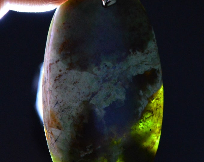 Chrome Chalcedony - 74 carats - Natural Stone Cabochon Pendant - Australia // BM75