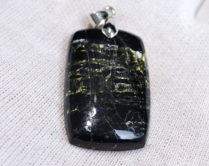 Serpentine 56 carats - natural stone cabochon pendant - Italy / FF94 - RARE