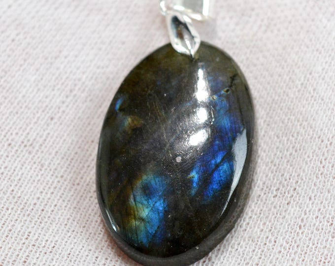 61 carat Labradorite - natural stone cabochon pendant - Madagascar / GC53