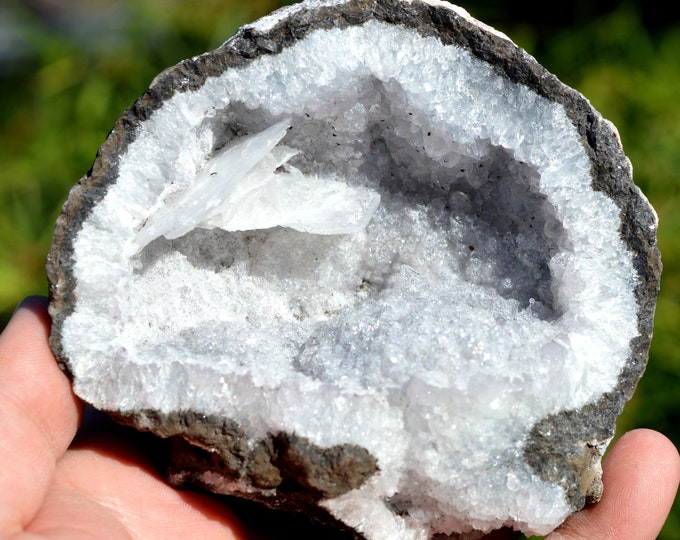 Half Geode Quartz Calcite 515 grams - Las Choyas, Aldama Municipality, Chihuahua, Mexico
