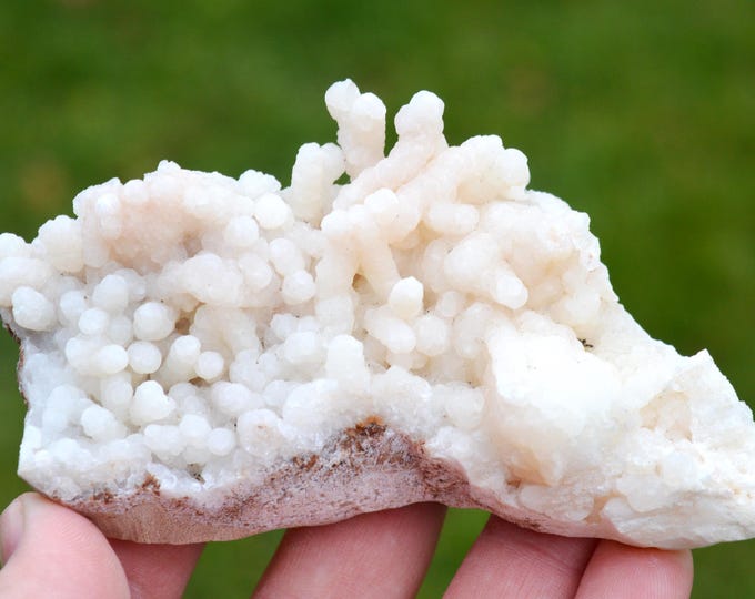 Calcite var. Manganese-bearing Calcite 276 grams - Cavnic, Maramureș County, Romania
