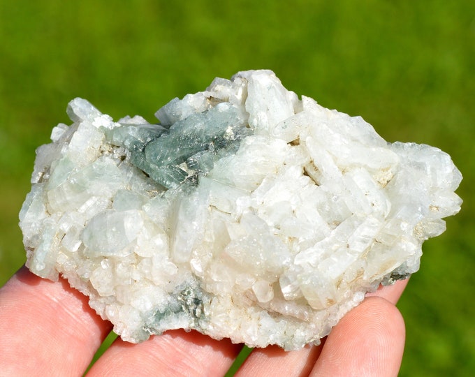 Albite & Chlorite 175 grams - Ubaye Valley, Provence-Alpes-Côte d'Azur, France