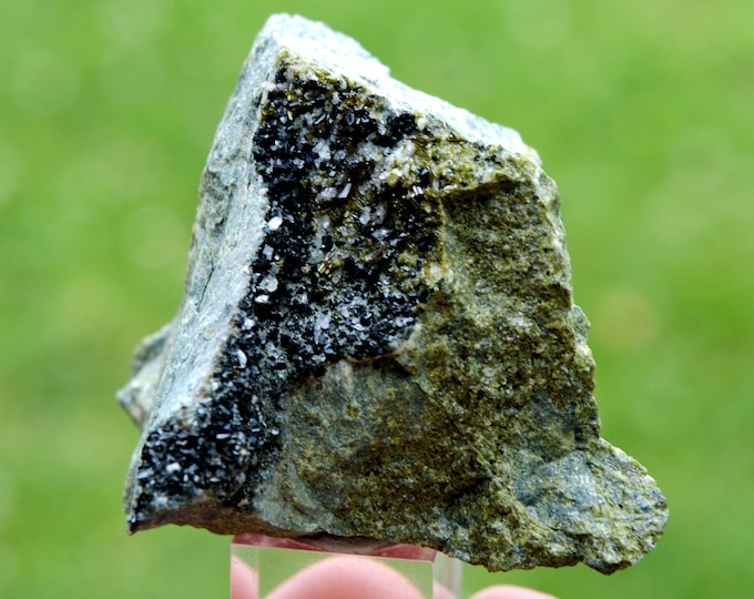 Epidote 142 grams - Chabrière ravine, Maljasset, Saint-Paul-sur-Ubaye, Barcelonnette, Alpes-de-Haute-Provence, France