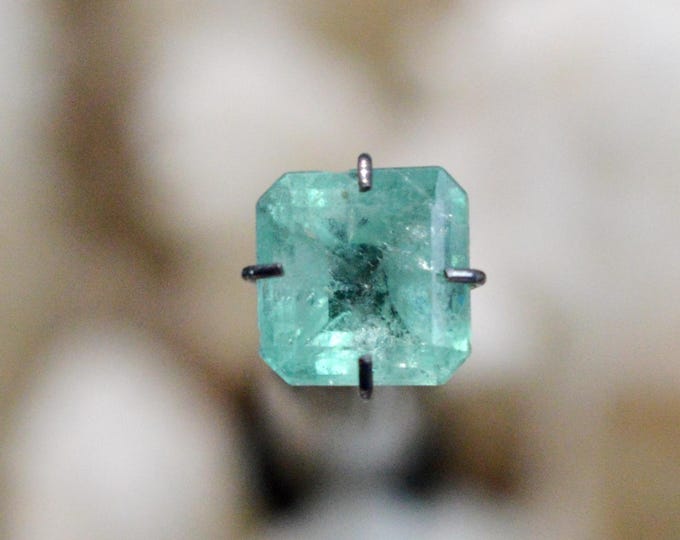 Beryl var. Emerald 1.85 carats - Muzo Mine, Muzo Municipality, Western Boyacá Province, Boyacá Department, Colombia