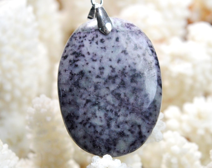 Kämmererite 73 carats - natural stone cabochon pendant - India // DT77