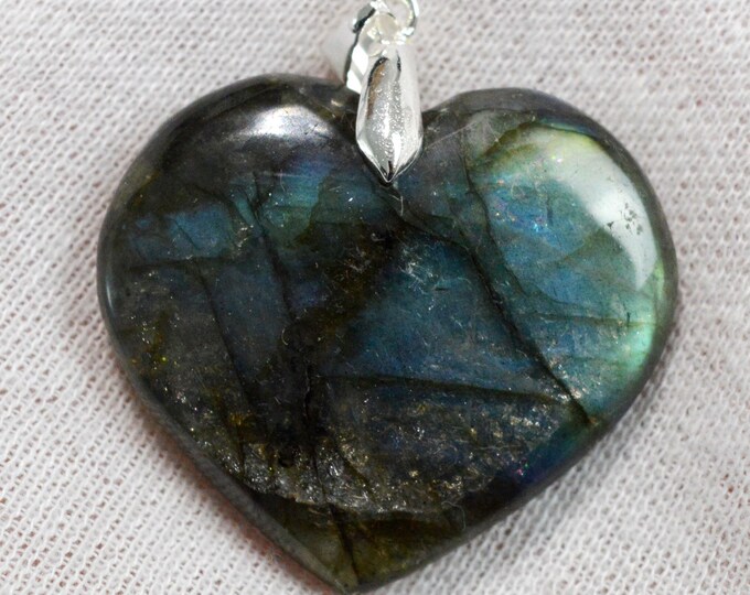 Labradorite 90 carats - pendentif cabochon pierre naturelle - Madagascar / FV72