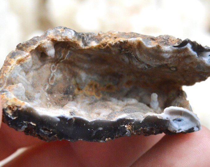 Quartz & Chalcedony Agate "Geodinhos" 29 grams - Barros Cassal, Rio Grande do Sul, Brazil