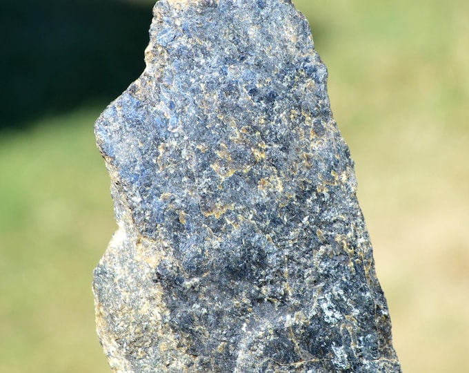 Amphibole hornblende lherzolite igneous rock 202 grams - Etang de Lers, Le Port, Saint-Girons, Ariège, Occitanie, France