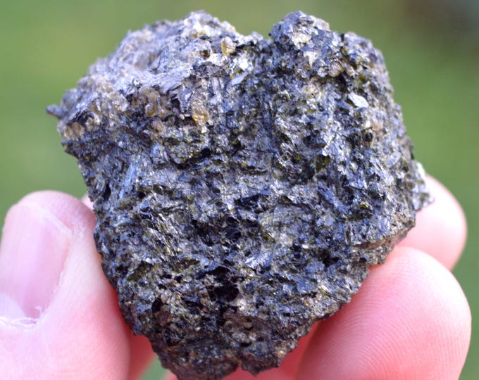 Epidote 59 grams - Cime du Cornillon, Le Bourg-d'Oisans, Grenoble, Isère, Auvergne-Rhône-Alpes, France