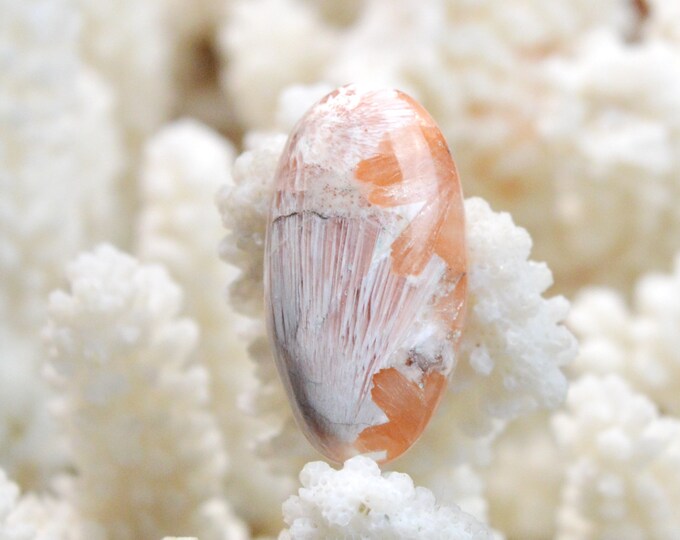 23 carat orange scolecite - natural stone cabochon - India / FC57