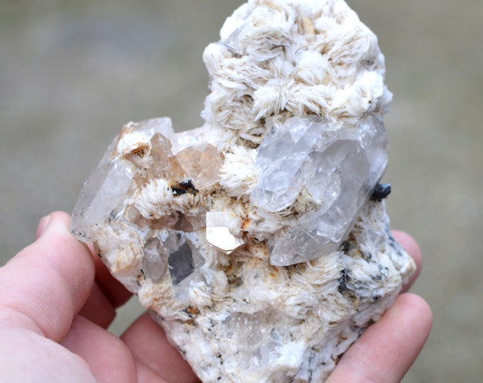 Topaz cleavelandite mica quartz 438 grams - Shengus, Haramosh Mts., Skardu District, Gilgit-Baltistan, Pakistan