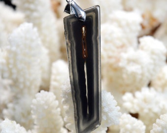 Agate Polyedrique 48 carats - pendentif pierre naturelle - Brésil // DB39