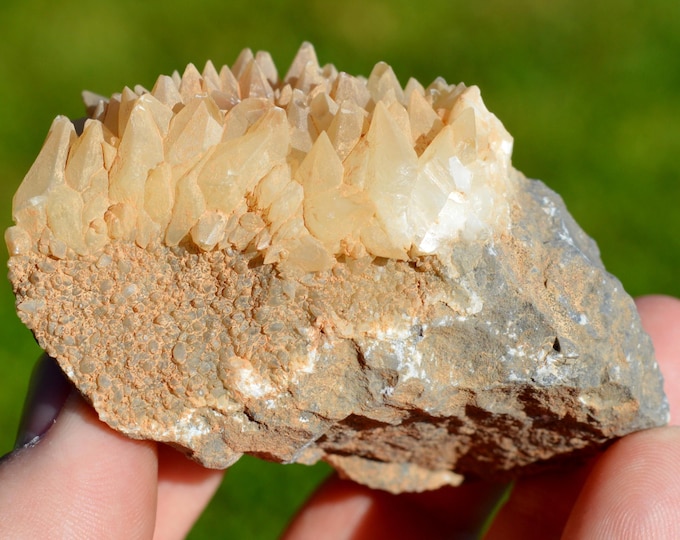 Calcite 176 grams - Limestone quarry, Limont-Fontaine, Maubeuge, Avesnes-sur-Helpe, Nord, Hauts-de-France, France